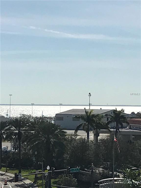 100 4TH AVENUE S, ST PETERSBURG, Florida 33701, 1 Bedroom Bedrooms, 4 Rooms Rooms,1 BathroomBathrooms,Residential,For sale,4TH,U7846286