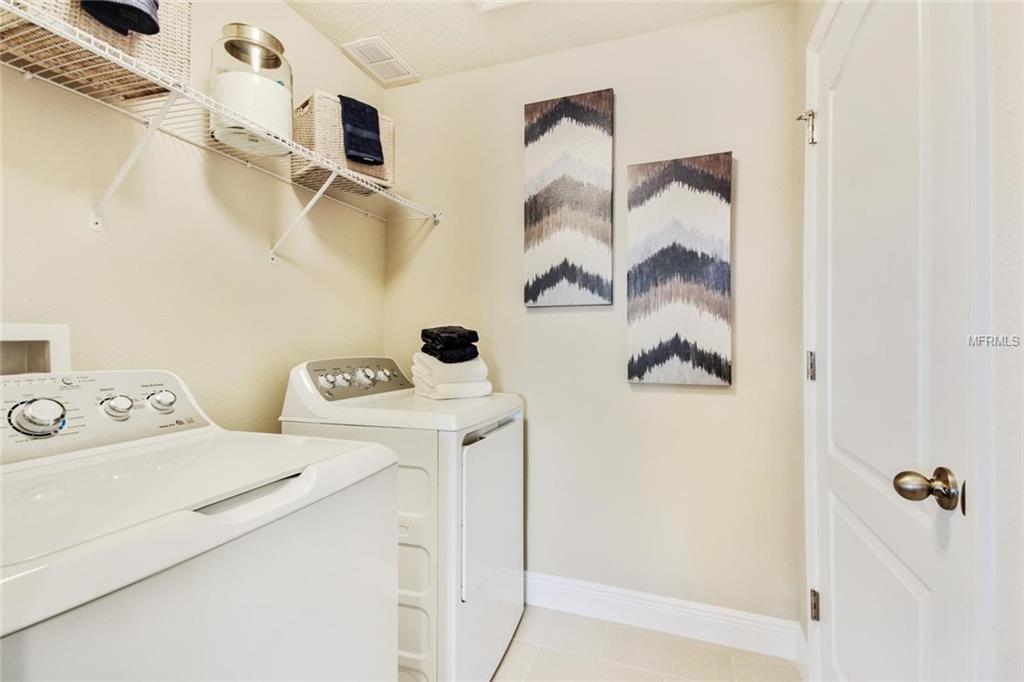 2281 KELMSCOTT COURT, SANFORD, Florida 32773, 3 Bedrooms Bedrooms, 8 Rooms Rooms,2 BathroomsBathrooms,Residential,For sale,KELMSCOTT,W7637581