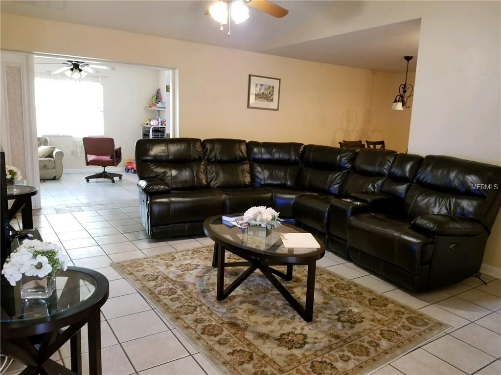 ORLANDO, Florida 32810, 3 Bedrooms Bedrooms, 9 Rooms Rooms,2 BathroomsBathrooms,Residential,For sale,O5562008