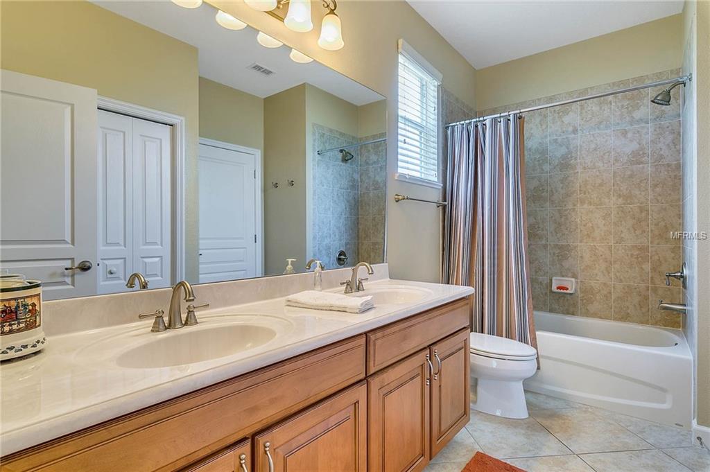 1076 GLENRAVEN LANE, CLERMONT, Florida 34711, 4 Bedrooms Bedrooms, 10 Rooms Rooms,3 BathroomsBathrooms,Residential,For sale,GLENRAVEN,G4844921