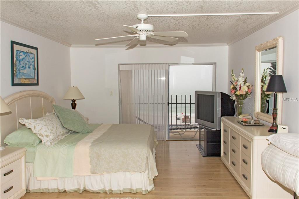 SARASOTA, Florida 34236, 2 Bedrooms Bedrooms, 6 Rooms Rooms,2 BathroomsBathrooms,Residential,For sale,A4208417