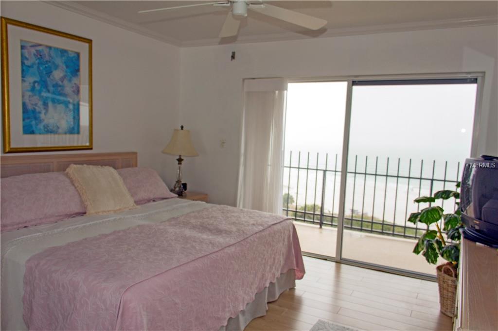 SARASOTA, Florida 34236, 2 Bedrooms Bedrooms, 6 Rooms Rooms,2 BathroomsBathrooms,Residential,For sale,A4208417