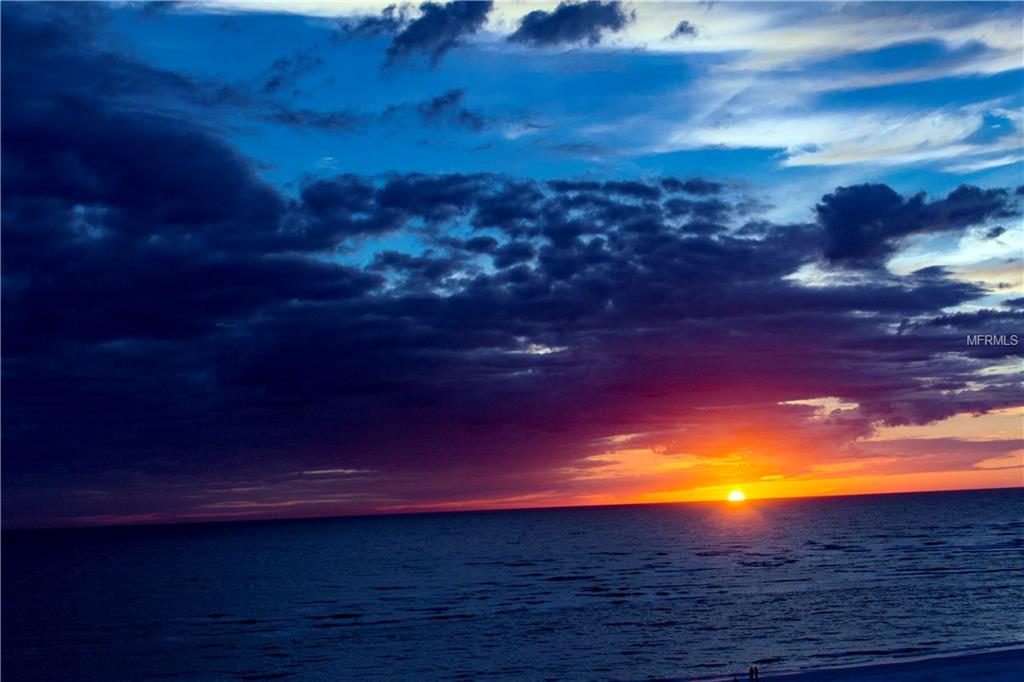 SARASOTA, Florida 34236, 2 Bedrooms Bedrooms, 6 Rooms Rooms,2 BathroomsBathrooms,Residential,For sale,A4208417