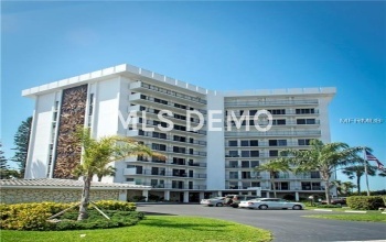 SARASOTA, Florida 34236, 2 Bedrooms Bedrooms, 6 Rooms Rooms,2 BathroomsBathrooms,Residential,For sale,A4208417