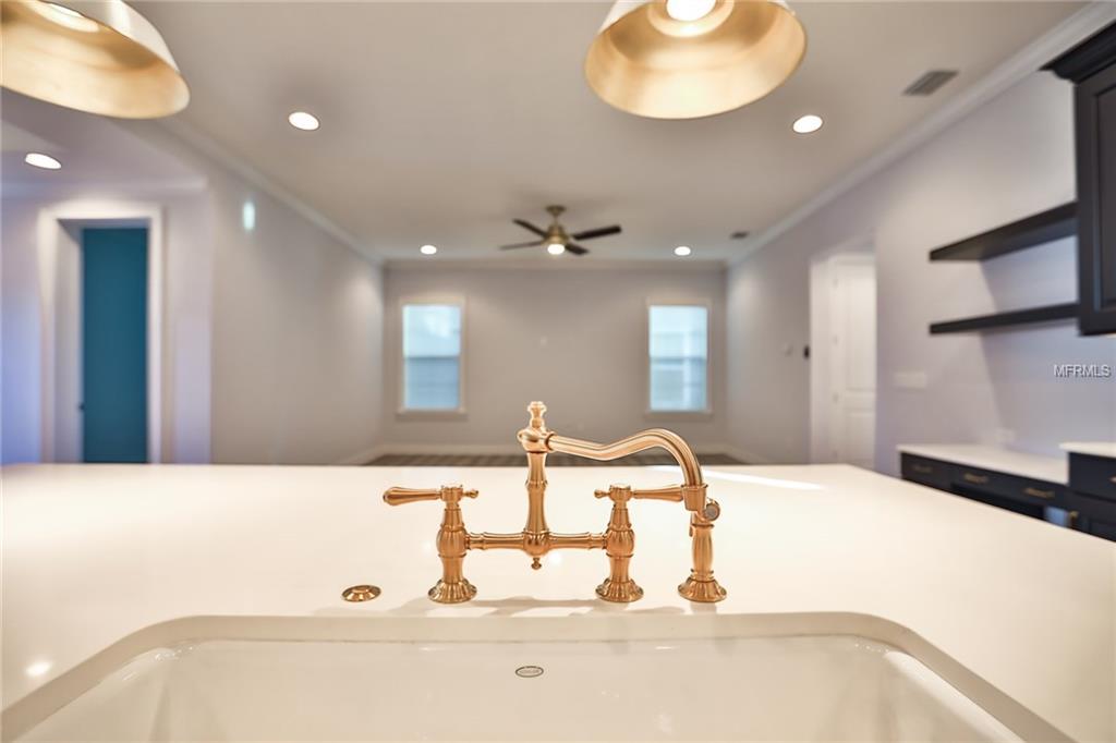 3918 W SEVILLA STREET, TAMPA, Florida 33629, 5 Bedrooms Bedrooms, 9 Rooms Rooms,3 BathroomsBathrooms,Residential,For sale,SEVILLA,T2926381