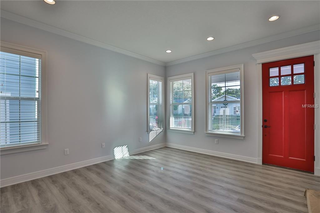 3918 W SEVILLA STREET, TAMPA, Florida 33629, 5 Bedrooms Bedrooms, 9 Rooms Rooms,3 BathroomsBathrooms,Residential,For sale,SEVILLA,T2926381