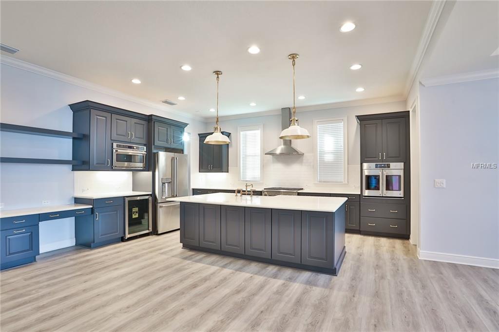 3918 W SEVILLA STREET, TAMPA, Florida 33629, 5 Bedrooms Bedrooms, 9 Rooms Rooms,3 BathroomsBathrooms,Residential,For sale,SEVILLA,T2926381