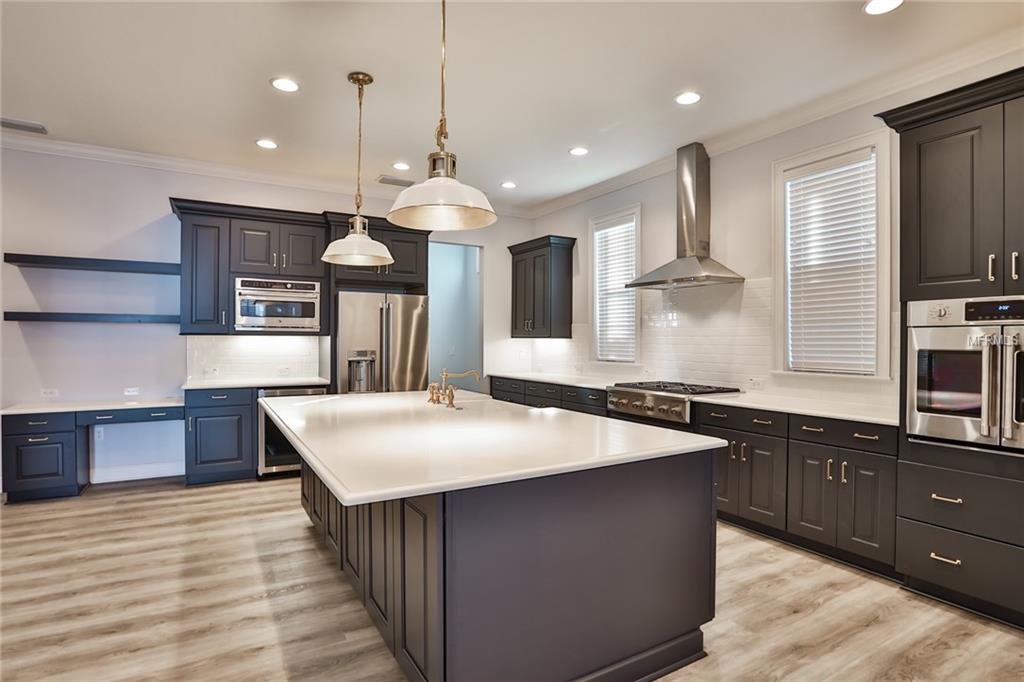 3918 W SEVILLA STREET, TAMPA, Florida 33629, 5 Bedrooms Bedrooms, 9 Rooms Rooms,3 BathroomsBathrooms,Residential,For sale,SEVILLA,T2926381