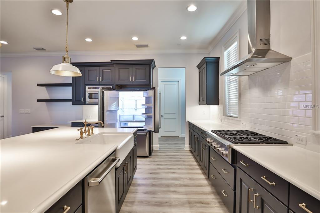 3918 W SEVILLA STREET, TAMPA, Florida 33629, 5 Bedrooms Bedrooms, 9 Rooms Rooms,3 BathroomsBathrooms,Residential,For sale,SEVILLA,T2926381