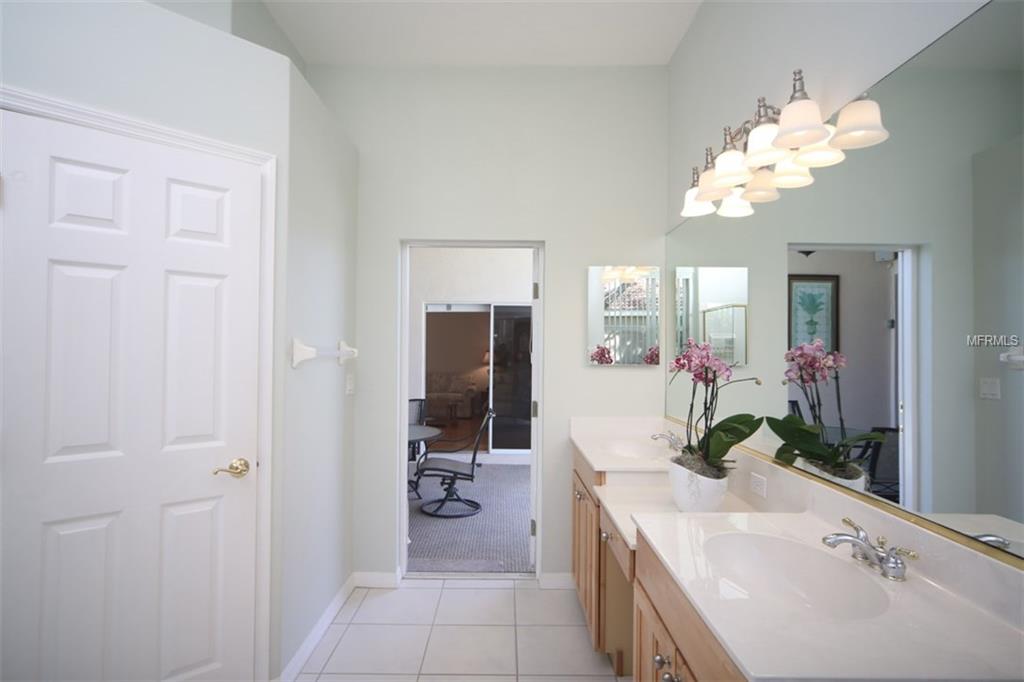 6242 STURBRIDGE COURT, SARASOTA, Florida 34238, 3 Bedrooms Bedrooms, 10 Rooms Rooms,2 BathroomsBathrooms,Residential,For sale,STURBRIDGE,A4209301