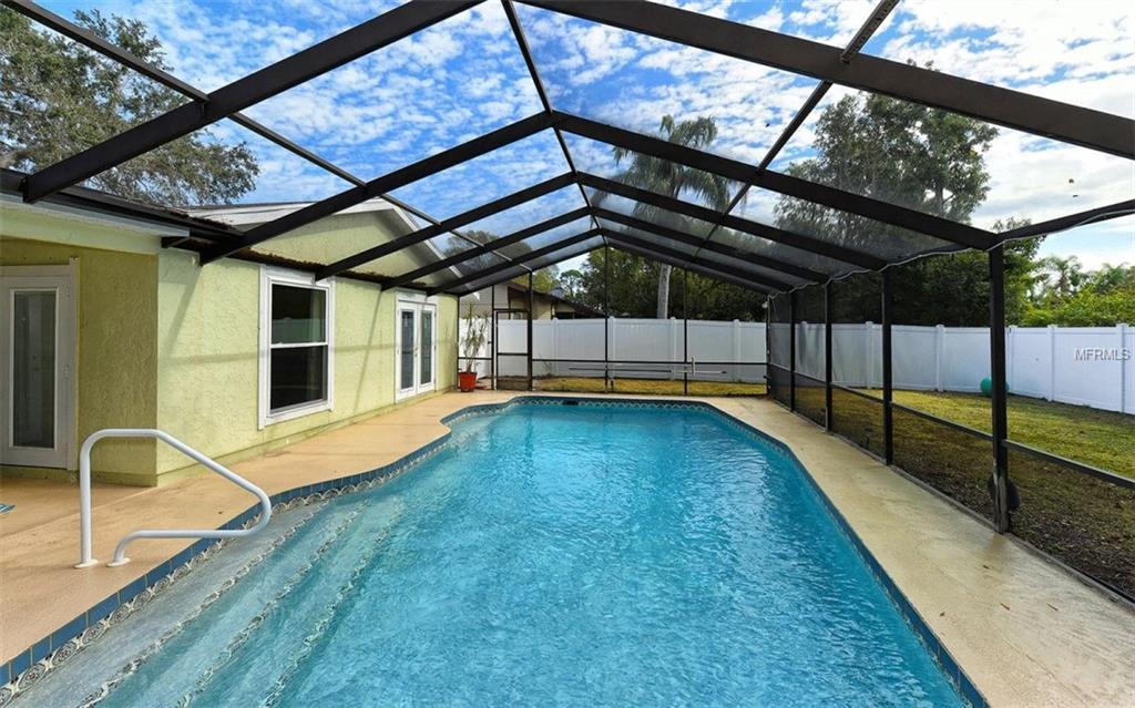 816 ALDERWOOD WAY, SARASOTA, Florida 34243, 4 Bedrooms Bedrooms, 8 Rooms Rooms,2 BathroomsBathrooms,Residential,For sale,ALDERWOOD,A4209709