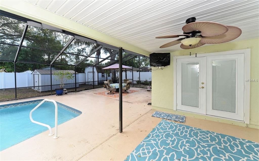 816 ALDERWOOD WAY, SARASOTA, Florida 34243, 4 Bedrooms Bedrooms, 8 Rooms Rooms,2 BathroomsBathrooms,Residential,For sale,ALDERWOOD,A4209709