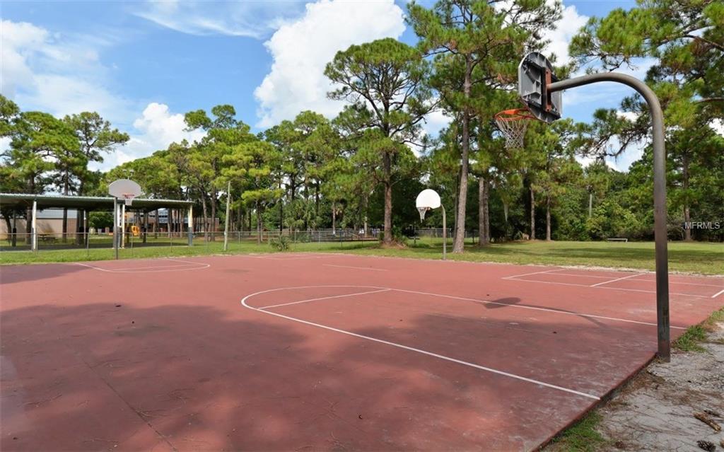 816 ALDERWOOD WAY, SARASOTA, Florida 34243, 4 Bedrooms Bedrooms, 8 Rooms Rooms,2 BathroomsBathrooms,Residential,For sale,ALDERWOOD,A4209709