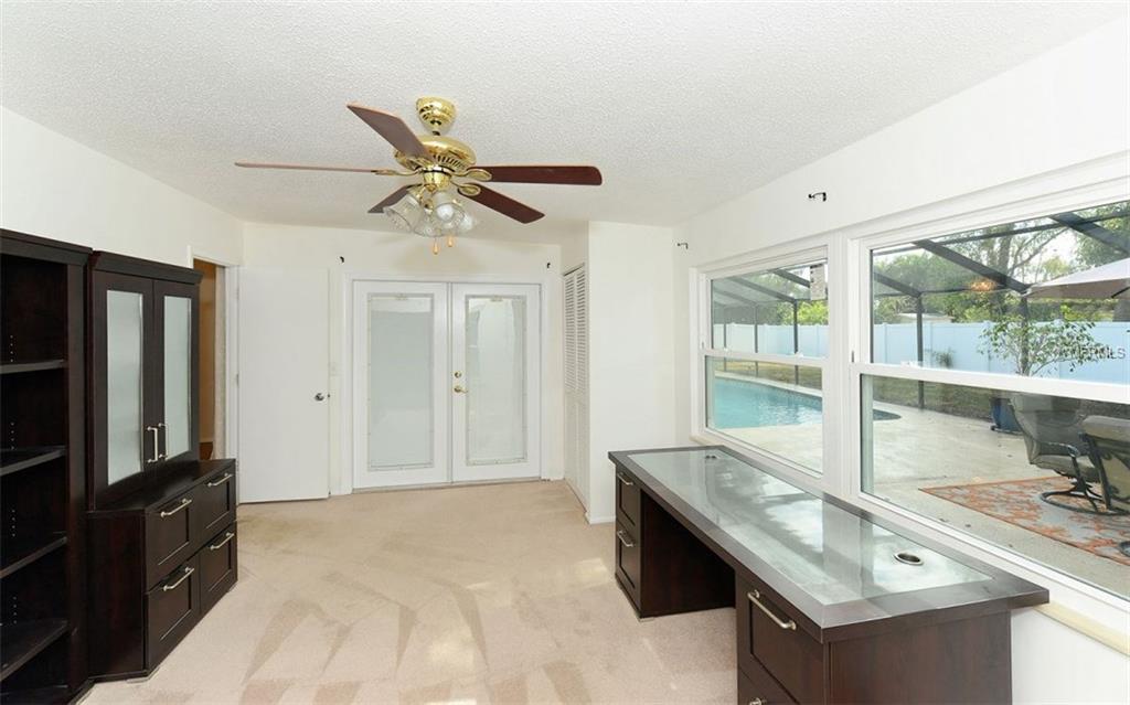 816 ALDERWOOD WAY, SARASOTA, Florida 34243, 4 Bedrooms Bedrooms, 8 Rooms Rooms,2 BathroomsBathrooms,Residential,For sale,ALDERWOOD,A4209709