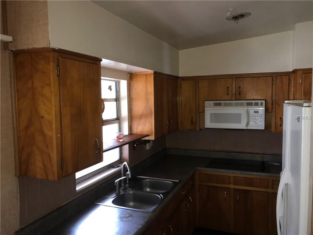 8703 N LARKHALL PLACE, TAMPA, Florida 33604, 3 Bedrooms Bedrooms, 3 Rooms Rooms,1 BathroomBathrooms,Residential,For sale,LARKHALL,T2928396