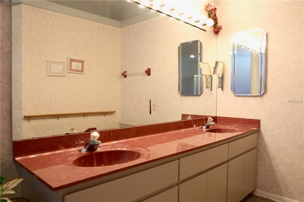 8732 LATHAM LANE, HUDSON, Florida 34667, 3 Bedrooms Bedrooms, 7 Rooms Rooms,2 BathroomsBathrooms,Residential,For sale,LATHAM,W7635629