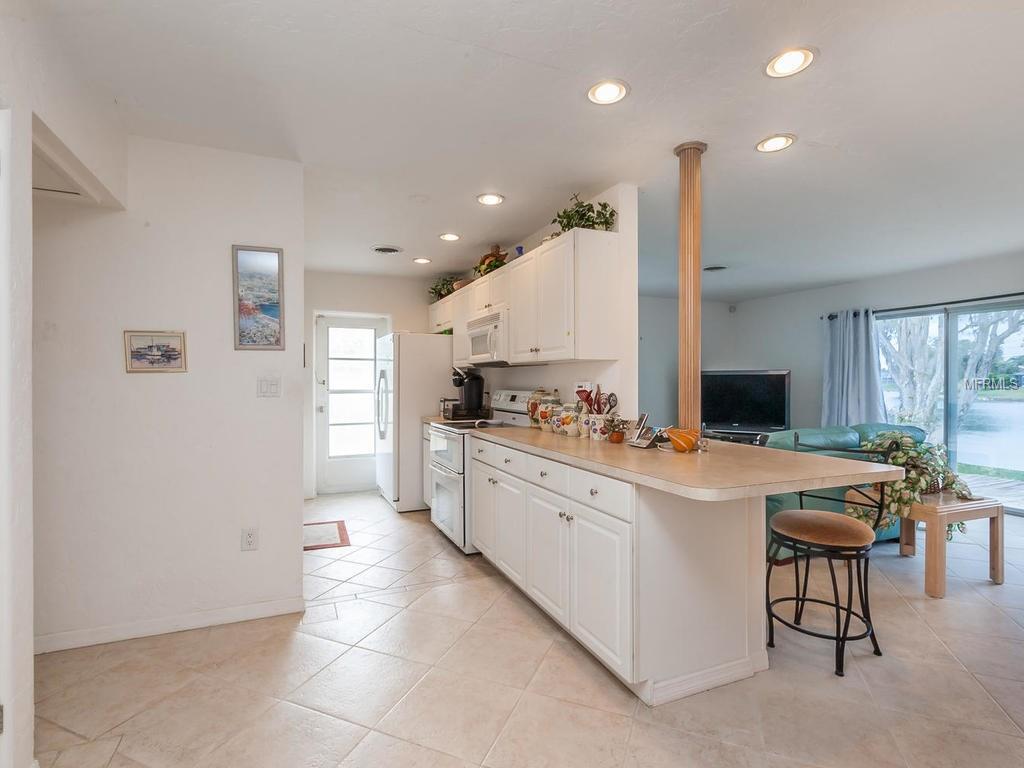 6610 SABINA ROAD, SARASOTA, Florida 34243, 3 Bedrooms Bedrooms, 8 Rooms Rooms,2 BathroomsBathrooms,Residential,For sale,SABINA,A4204937