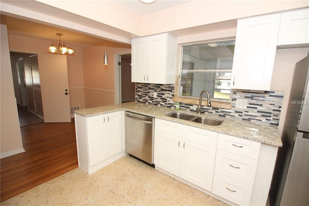 5301 PINEVIEW WAY, APOPKA, Florida 32703, 3 Bedrooms Bedrooms, 5 Rooms Rooms,2 BathroomsBathrooms,Residential,For sale,PINEVIEW,O5558524