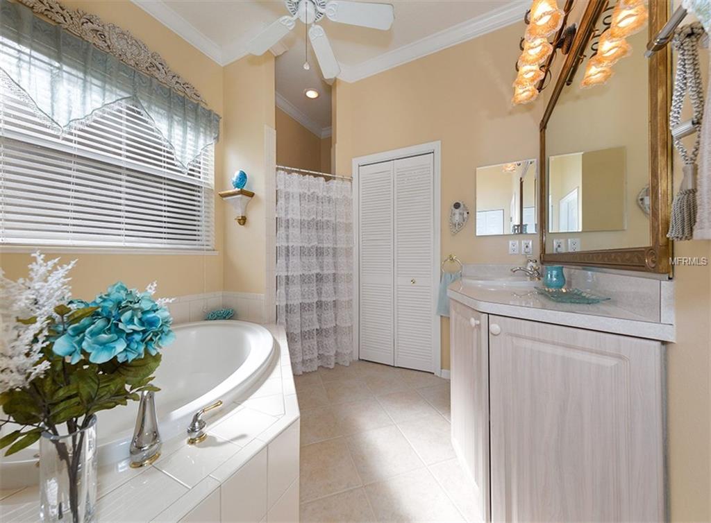 304 RIO TERRA, VENICE, Florida 34285, 3 Bedrooms Bedrooms, 8 Rooms Rooms,3 BathroomsBathrooms,Residential,For sale,RIO TERRA,N5916338