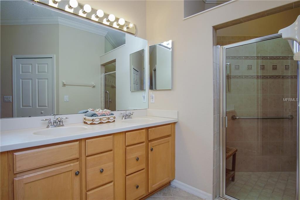 5663 SUNSET FALLS DRIVE, APOLLO BEACH, Florida 33572, 2 Bedrooms Bedrooms, 5 Rooms Rooms,2 BathroomsBathrooms,Residential,For sale,SUNSET FALLS,T2928397