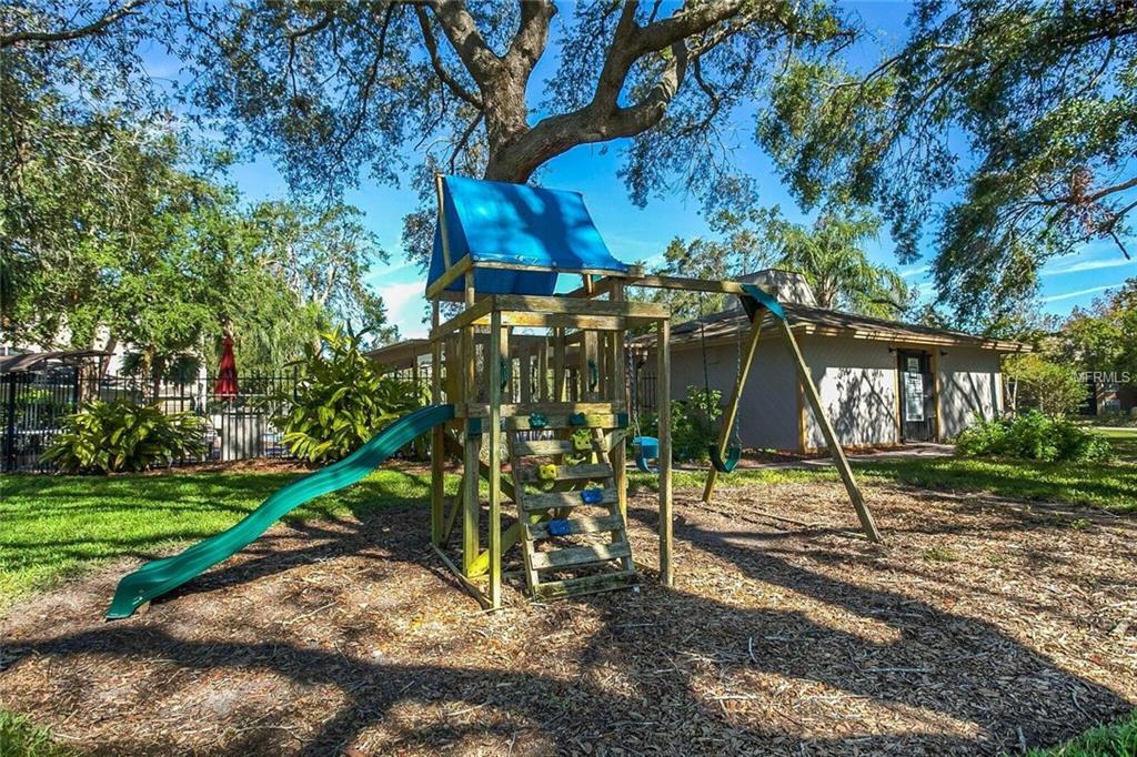 1052 LOTUS COVE COURT, ALTAMONTE SPRINGS, Florida 32714, 2 Bedrooms Bedrooms, 4 Rooms Rooms,2 BathroomsBathrooms,Residential,For sale,LOTUS COVE,O5546641