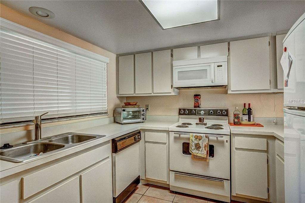 1052 LOTUS COVE COURT, ALTAMONTE SPRINGS, Florida 32714, 2 Bedrooms Bedrooms, 4 Rooms Rooms,2 BathroomsBathrooms,Residential,For sale,LOTUS COVE,O5546641