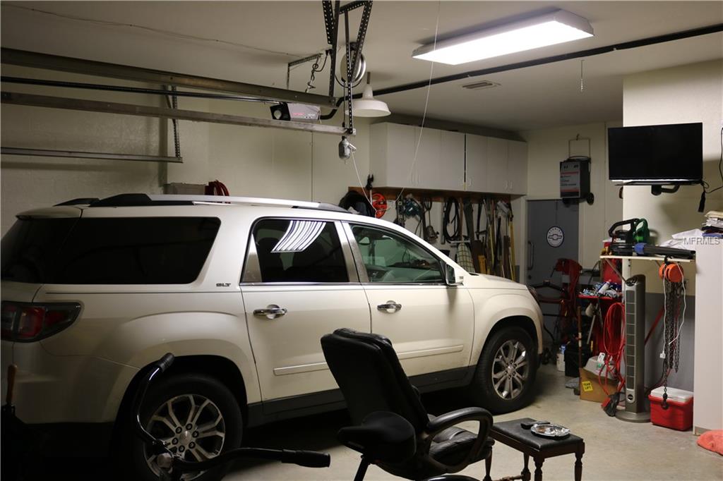 1553 CRAZY HORSE DRIVE, LUTZ, Florida 33559, 3 Bedrooms Bedrooms, 6 Rooms Rooms,2 BathroomsBathrooms,Residential,For sale,CRAZY HORSE,H2204515