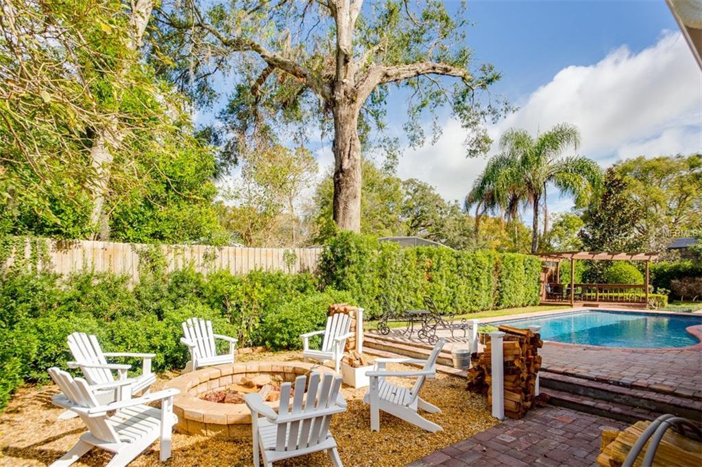 1653 CHEYENNE TRAIL, MAITLAND, Florida 32751, 5 Bedrooms Bedrooms, 8 Rooms Rooms,4 BathroomsBathrooms,Residential,For sale,CHEYENNE,O5559813