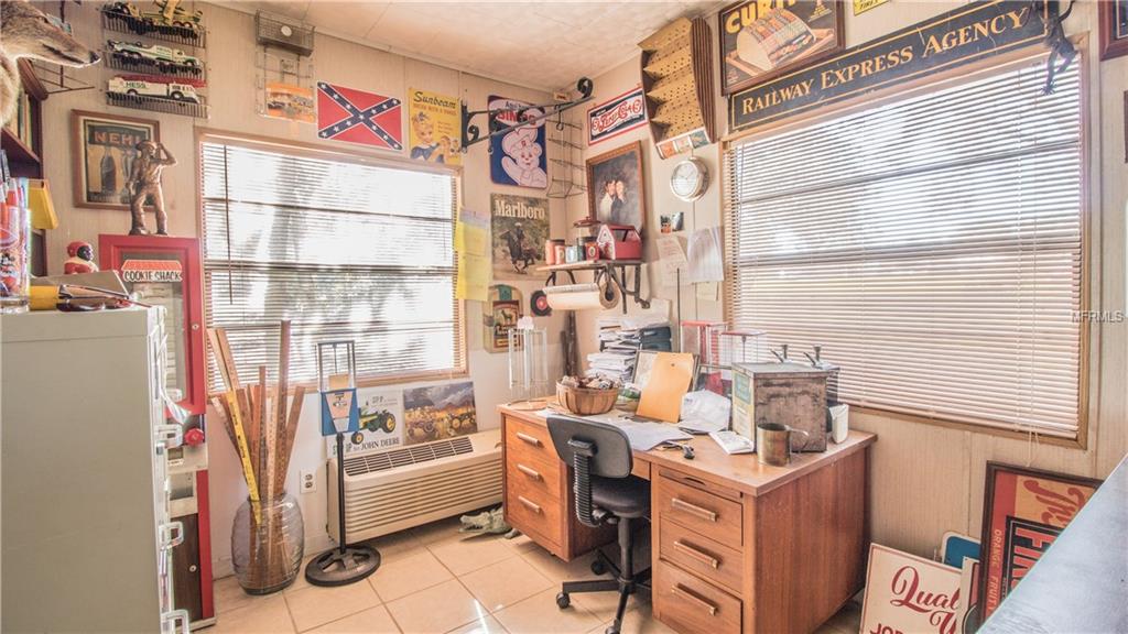 2555 OAK DRIVE, BARTOW, Florida 33830, 4 Bedrooms Bedrooms, 6 Rooms Rooms,2 BathroomsBathrooms,Residential,For sale,OAK,L4725521