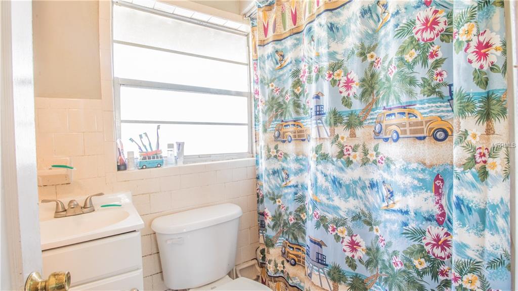 2555 OAK DRIVE, BARTOW, Florida 33830, 4 Bedrooms Bedrooms, 6 Rooms Rooms,2 BathroomsBathrooms,Residential,For sale,OAK,L4725521