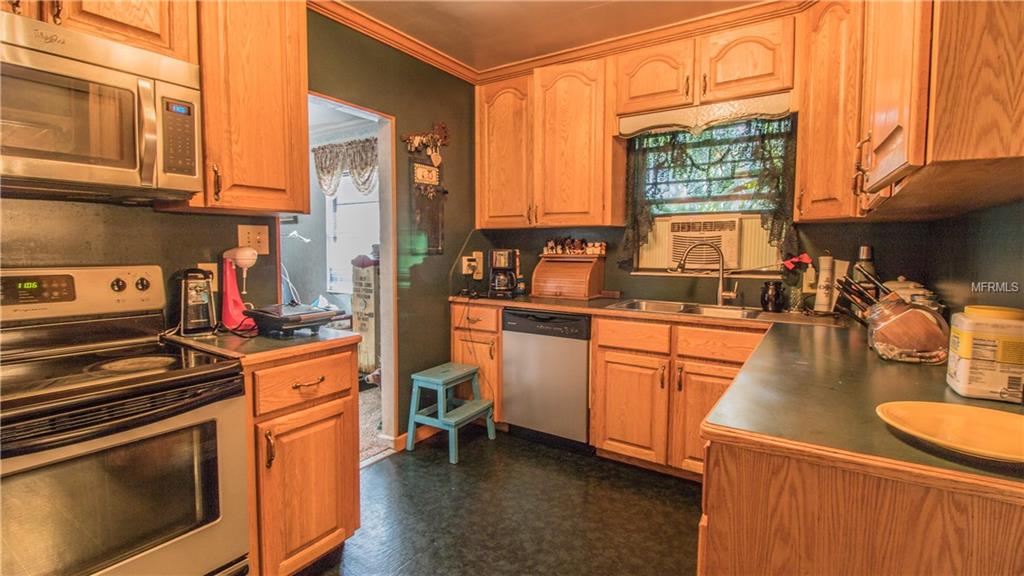 2555 OAK DRIVE, BARTOW, Florida 33830, 4 Bedrooms Bedrooms, 6 Rooms Rooms,2 BathroomsBathrooms,Residential,For sale,OAK,L4725521