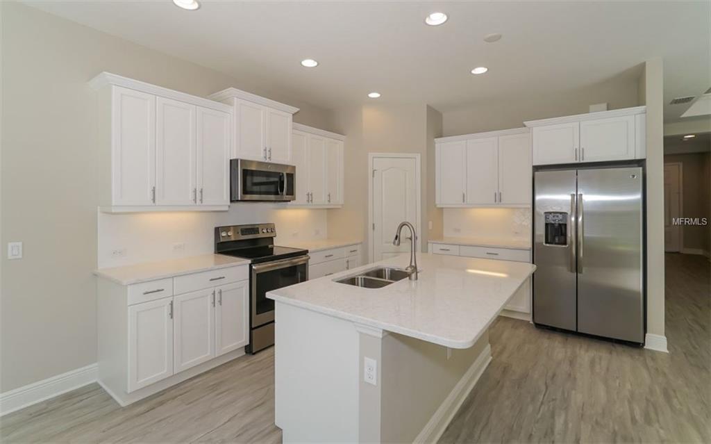 7452 RIDGELAKE CIRCLE, BRADENTON, Florida 34203, 3 Bedrooms Bedrooms, 5 Rooms Rooms,2 BathroomsBathrooms,Residential,For sale,RIDGELAKE,A4201474