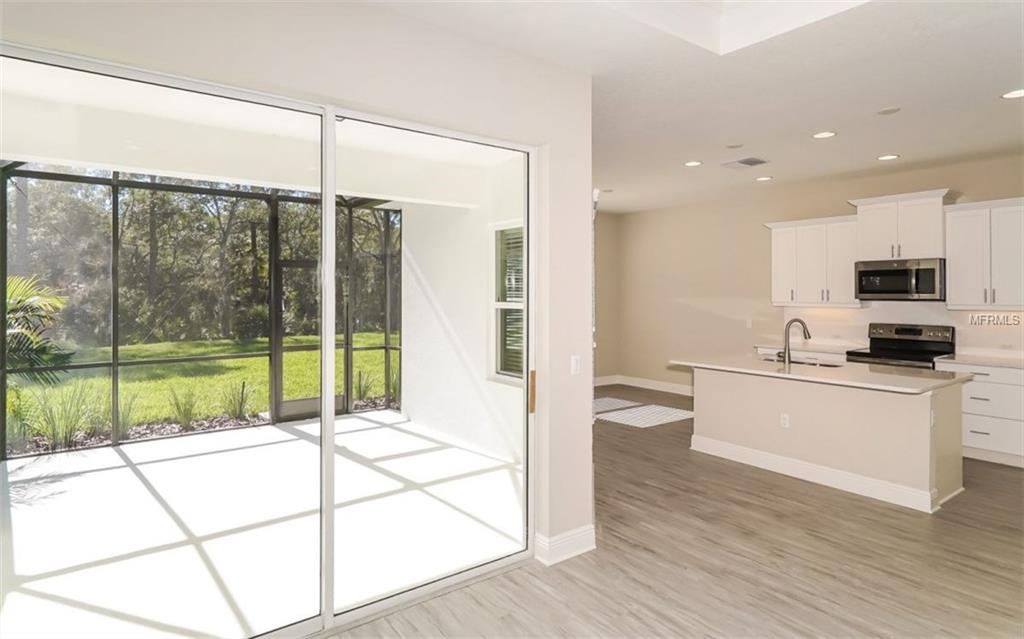 7452 RIDGELAKE CIRCLE, BRADENTON, Florida 34203, 3 Bedrooms Bedrooms, 5 Rooms Rooms,2 BathroomsBathrooms,Residential,For sale,RIDGELAKE,A4201474