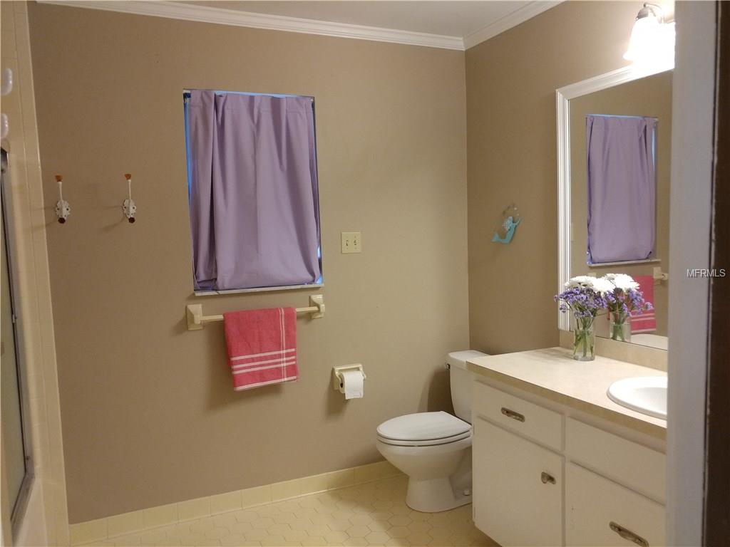 1426 MILLER LANE, LAKELAND, Florida 33801, 3 Bedrooms Bedrooms, 8 Rooms Rooms,2 BathroomsBathrooms,Residential,For sale,MILLER,T2925237