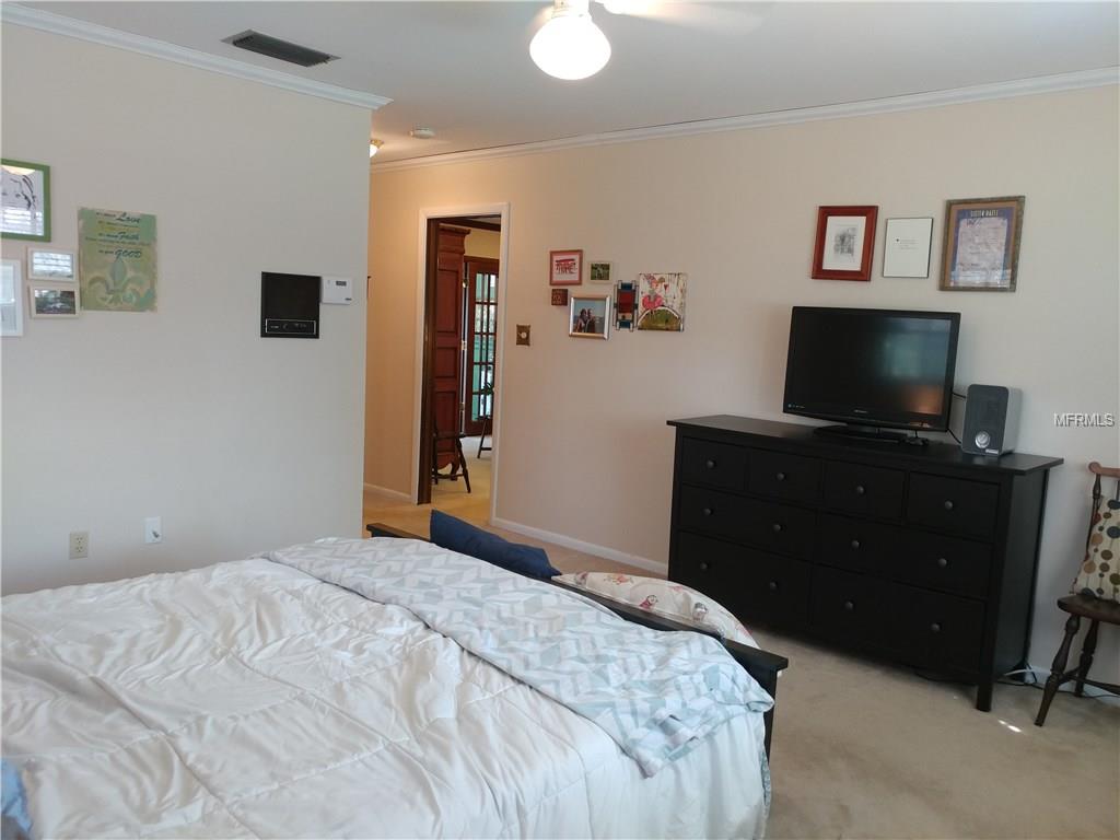 1426 MILLER LANE, LAKELAND, Florida 33801, 3 Bedrooms Bedrooms, 8 Rooms Rooms,2 BathroomsBathrooms,Residential,For sale,MILLER,T2925237