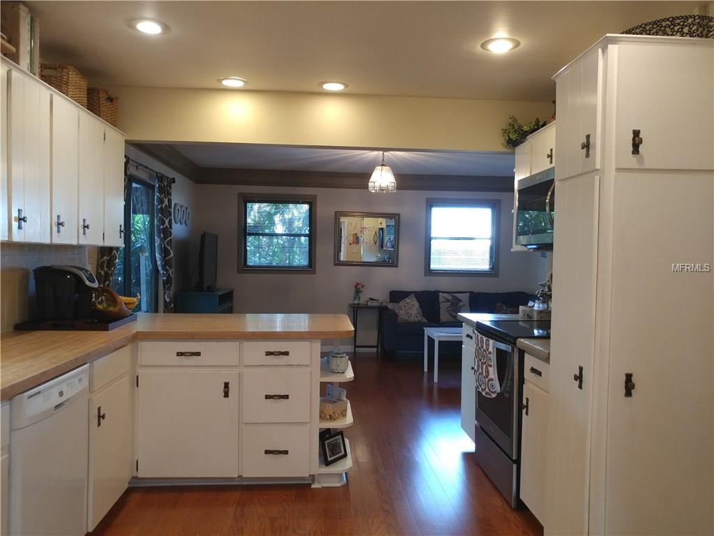 1426 MILLER LANE, LAKELAND, Florida 33801, 3 Bedrooms Bedrooms, 8 Rooms Rooms,2 BathroomsBathrooms,Residential,For sale,MILLER,T2925237