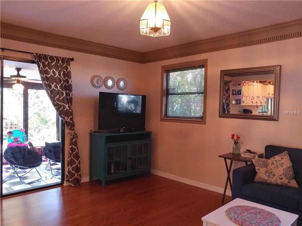 1426 MILLER LANE, LAKELAND, Florida 33801, 3 Bedrooms Bedrooms, 8 Rooms Rooms,2 BathroomsBathrooms,Residential,For sale,MILLER,T2925237