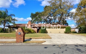 1426 MILLER LANE, LAKELAND, Florida 33801, 3 Bedrooms Bedrooms, 8 Rooms Rooms,2 BathroomsBathrooms,Residential,For sale,MILLER,T2925237