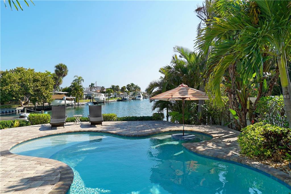 6505 MARINA DRIVE, HOLMES BEACH, Florida 34217, 2 Bedrooms Bedrooms, 6 Rooms Rooms,2 BathroomsBathrooms,Residential,For sale,MARINA,A4181933