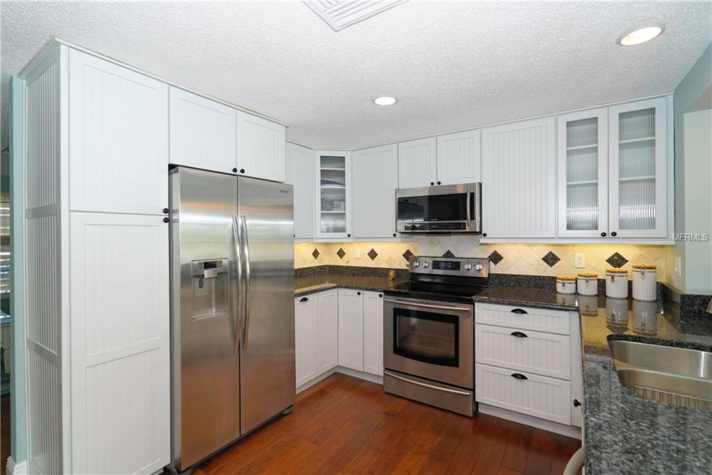 6505 MARINA DRIVE, HOLMES BEACH, Florida 34217, 2 Bedrooms Bedrooms, 6 Rooms Rooms,2 BathroomsBathrooms,Residential,For sale,MARINA,A4181933