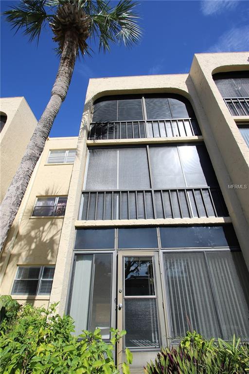 11485 OAKHURST ROAD, LARGO, Florida 33774, 1 Bedroom Bedrooms, 3 Rooms Rooms,1 BathroomBathrooms,Residential,For sale,OAKHURST,U7838381