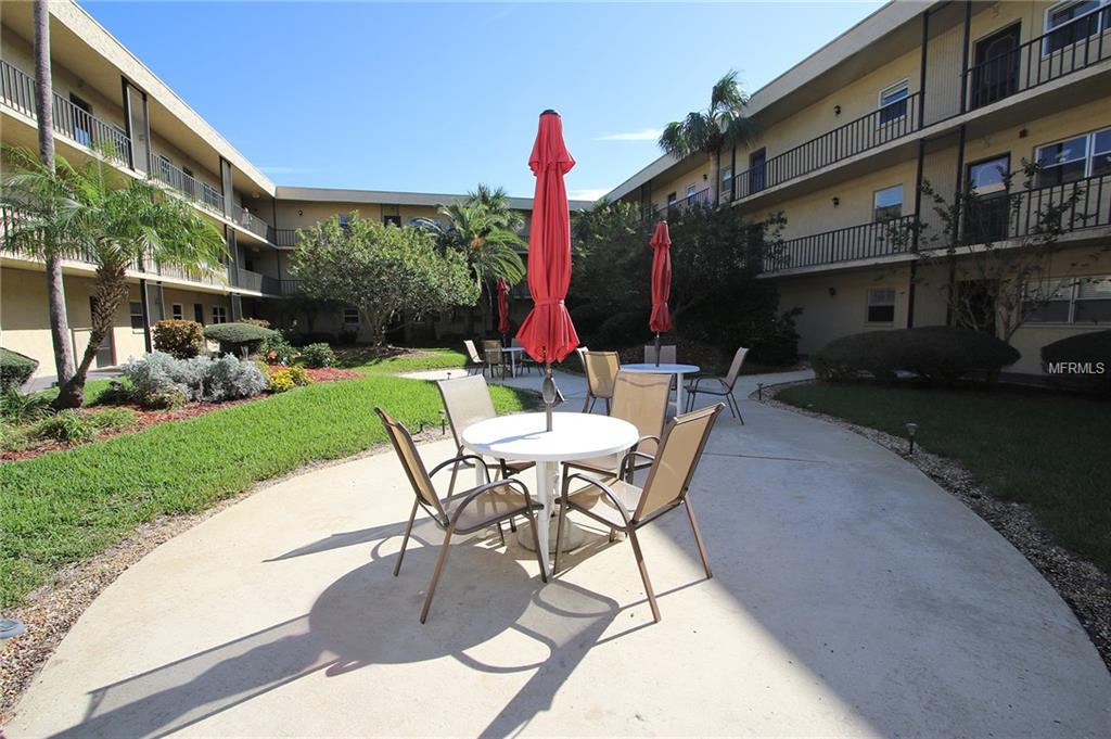 11485 OAKHURST ROAD, LARGO, Florida 33774, 1 Bedroom Bedrooms, 3 Rooms Rooms,1 BathroomBathrooms,Residential,For sale,OAKHURST,U7838381