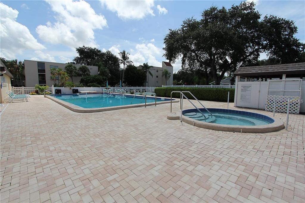 11485 OAKHURST ROAD, LARGO, Florida 33774, 1 Bedroom Bedrooms, 3 Rooms Rooms,1 BathroomBathrooms,Residential,For sale,OAKHURST,U7838381