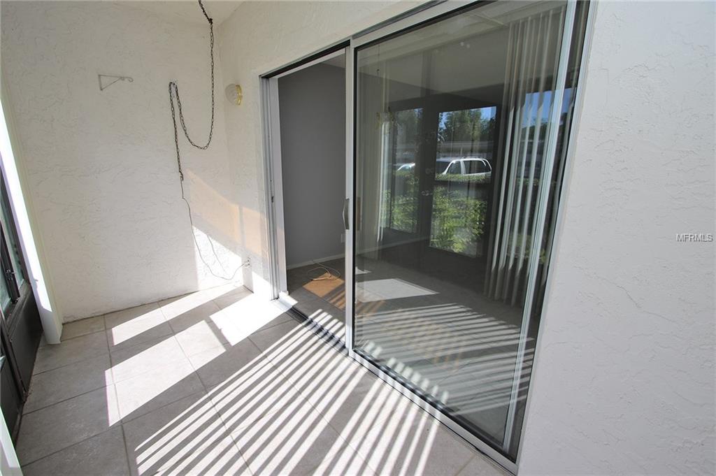 11485 OAKHURST ROAD, LARGO, Florida 33774, 1 Bedroom Bedrooms, 3 Rooms Rooms,1 BathroomBathrooms,Residential,For sale,OAKHURST,U7838381