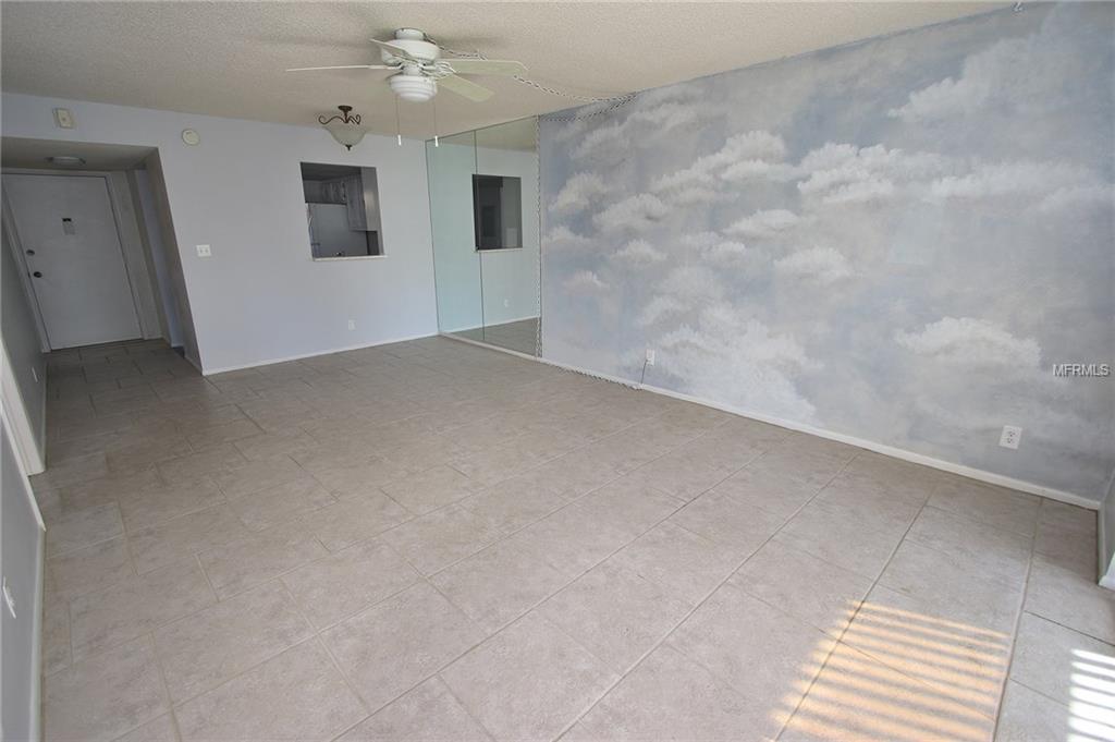 11485 OAKHURST ROAD, LARGO, Florida 33774, 1 Bedroom Bedrooms, 3 Rooms Rooms,1 BathroomBathrooms,Residential,For sale,OAKHURST,U7838381