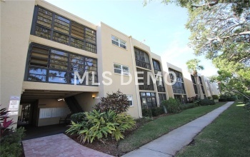 11485 OAKHURST ROAD, LARGO, Florida 33774, 1 Bedroom Bedrooms, 3 Rooms Rooms,1 BathroomBathrooms,Residential,For sale,OAKHURST,U7838381