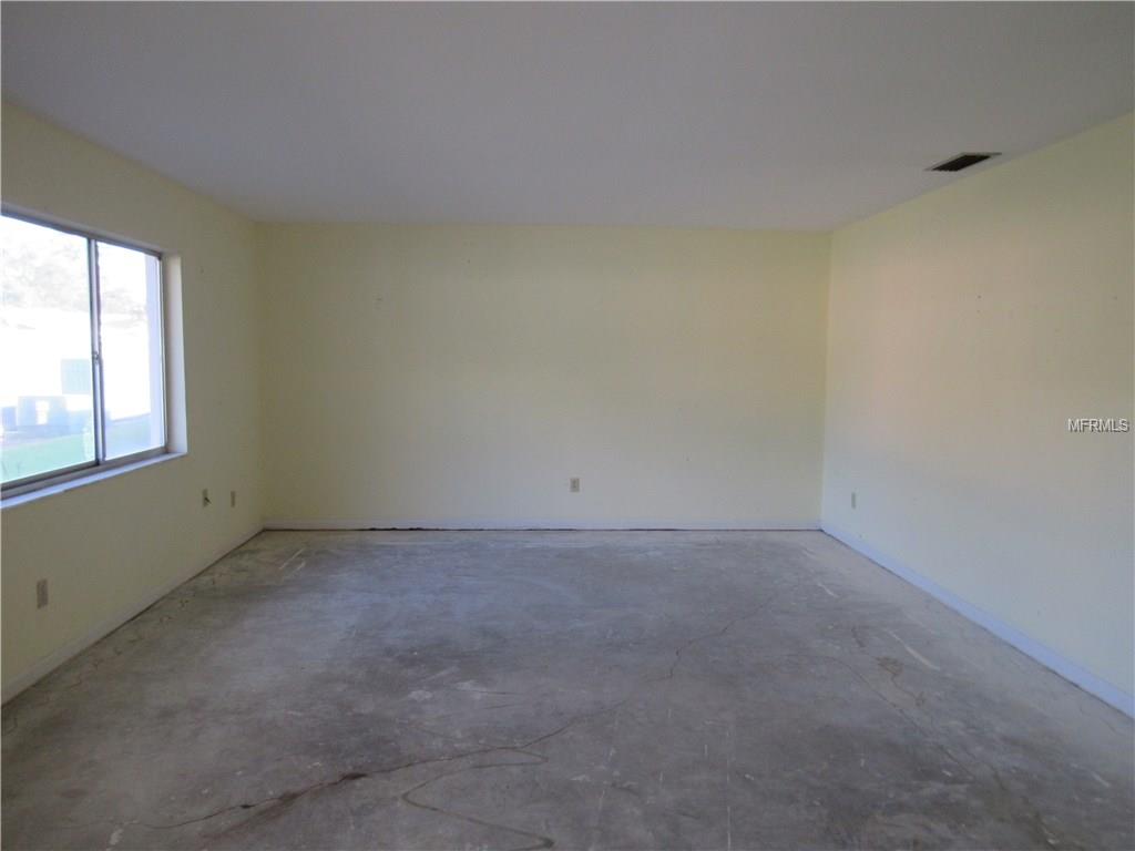 722 BARBER CIRCLE, LAKELAND, Florida 33803, 2 Bedrooms Bedrooms, 5 Rooms Rooms,2 BathroomsBathrooms,Residential,For sale,BARBER,L4724437