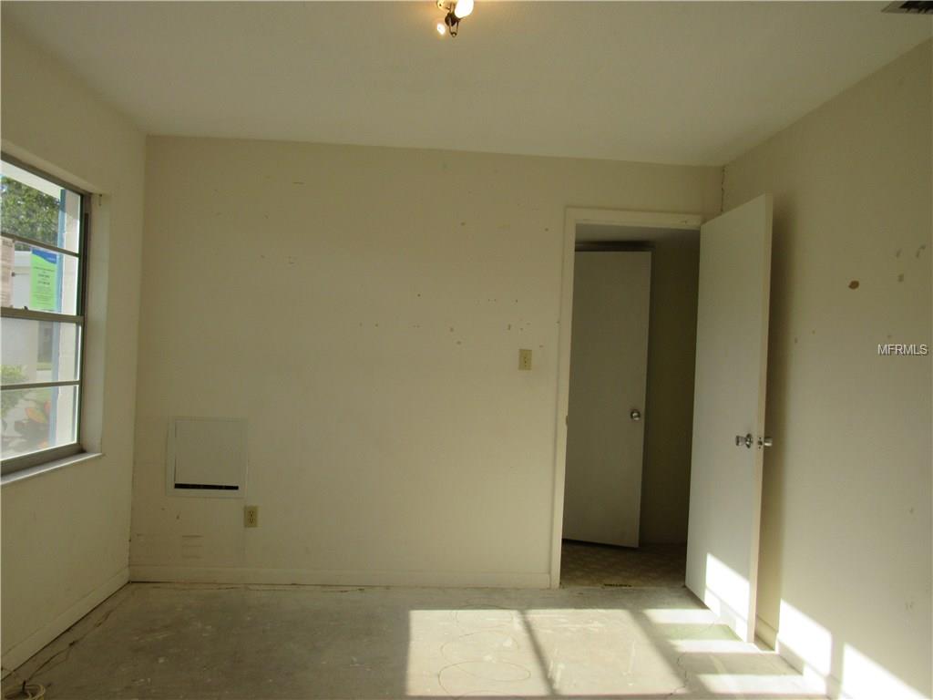 722 BARBER CIRCLE, LAKELAND, Florida 33803, 2 Bedrooms Bedrooms, 5 Rooms Rooms,2 BathroomsBathrooms,Residential,For sale,BARBER,L4724437