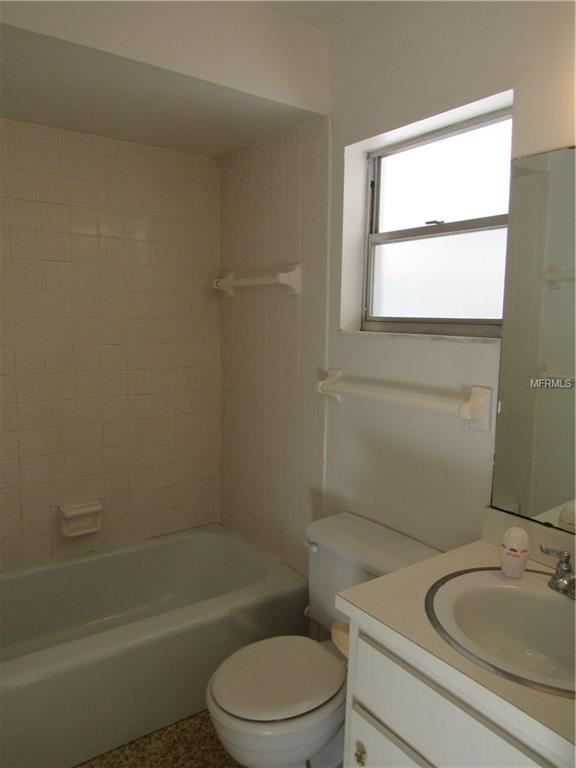 722 BARBER CIRCLE, LAKELAND, Florida 33803, 2 Bedrooms Bedrooms, 5 Rooms Rooms,2 BathroomsBathrooms,Residential,For sale,BARBER,L4724437