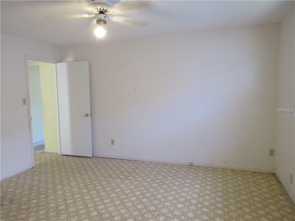 722 BARBER CIRCLE, LAKELAND, Florida 33803, 2 Bedrooms Bedrooms, 5 Rooms Rooms,2 BathroomsBathrooms,Residential,For sale,BARBER,L4724437